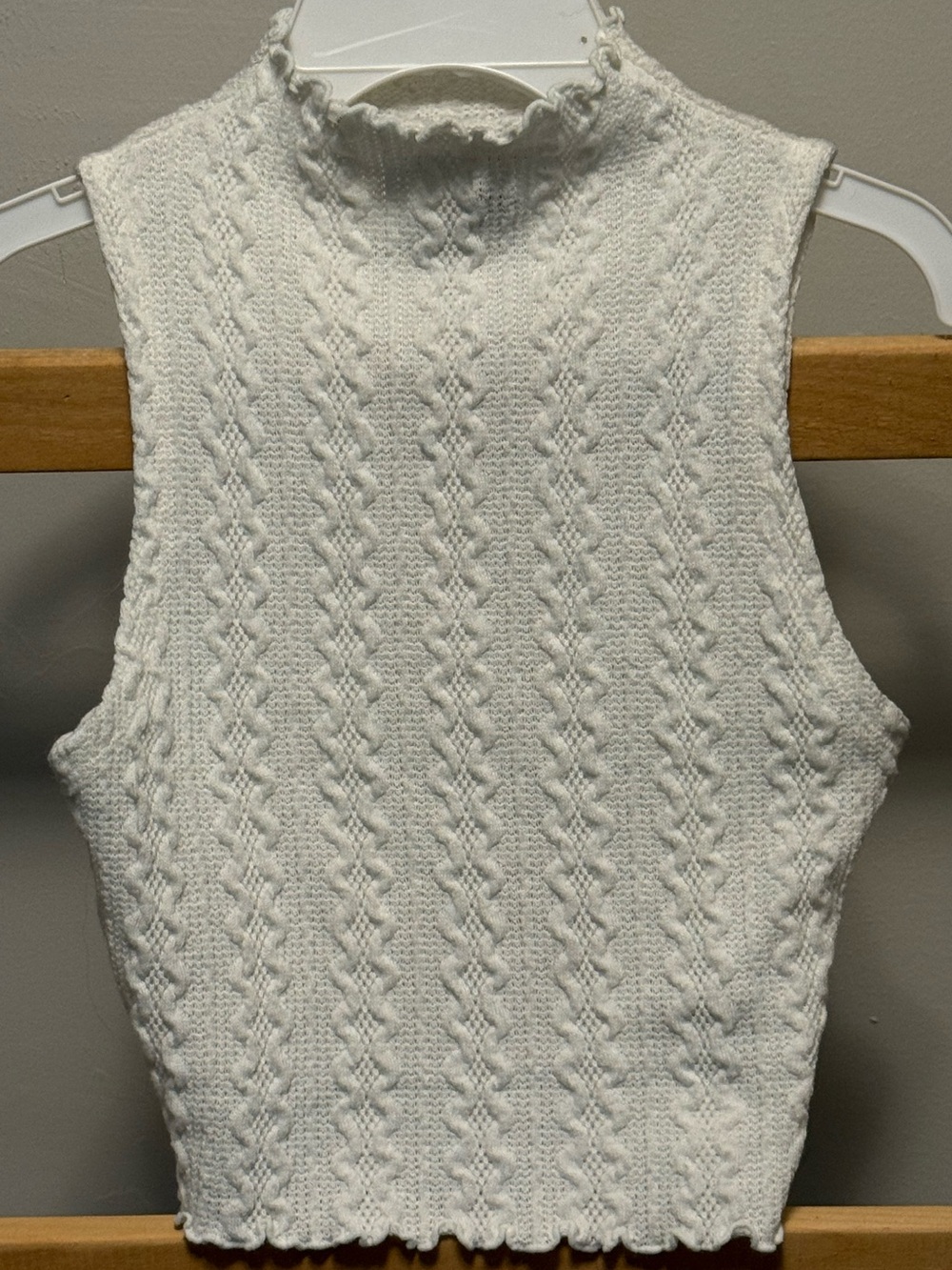 Forever 21 White Cable Knit Sleeveless Mock Neck Tank - Picture 4 of 9